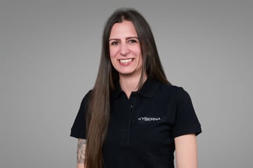 KYBAG_Porträt_Jennifer_Heldstab_quer